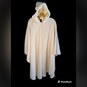 Fleece Hooded Cape in Cream